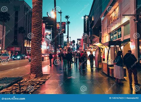 Boulevard Night Walk .